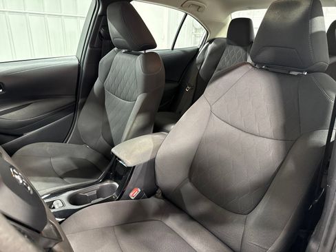 Used 2020 Toyota Corolla LE FWD image 19
