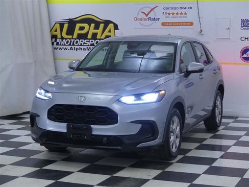 Used 2025 Honda HR-V LX image 2