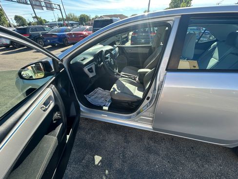 Used 2015 Toyota Corolla LE FWD image 6