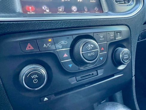 Used 2011 Dodge Charger Rallye image 34