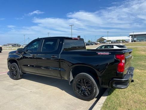 Used 2024 Chevrolet Silverado 1500 Custom Trail Boss AWD/4WD image 3