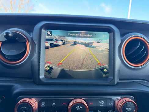 Used 2022 Jeep Gladiator Mojave w/ Cold Weather Group image 24