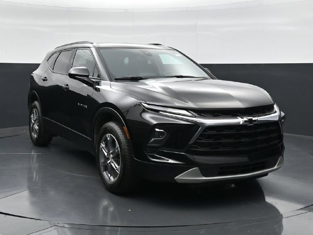 Used 2024 Chevrolet Blazer LT w/ Convenience Package FWD image 4