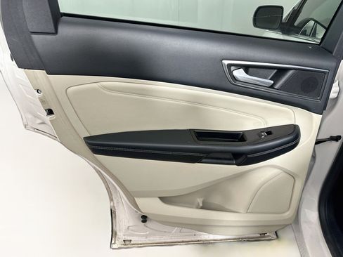 Used 2017 Ford Edge Titanium w/ Equipment Group 302A AWD/4WD image 27