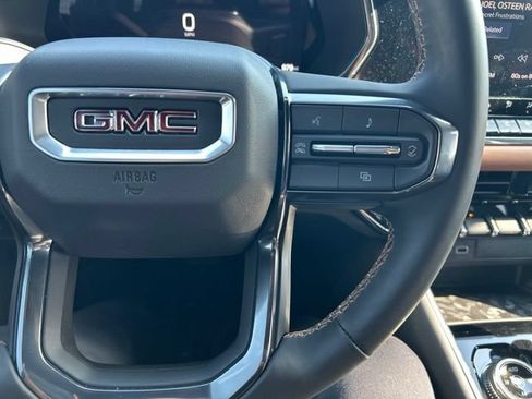 Used 2025 GMC Canyon AT4 w/ Nightfall Edition AWD/4WD image 17
