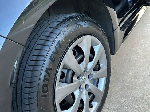 Used 2021 Toyota Corolla LE image 20