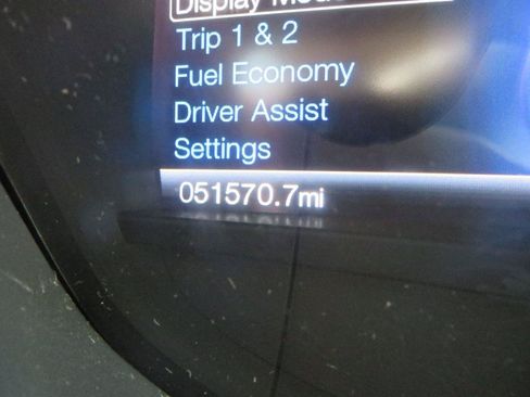 Used 2017 Ford Fusion SE w/ Fusion SE Technology Package FWD image 18