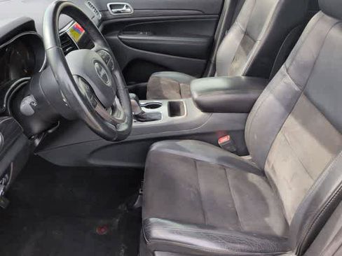 Used 2019 Jeep Grand Cherokee Altitude AWD/4WD image 16