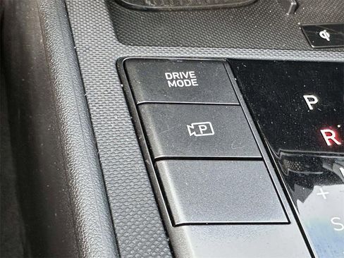 Used 2025 Hyundai Elantra Sport image 27