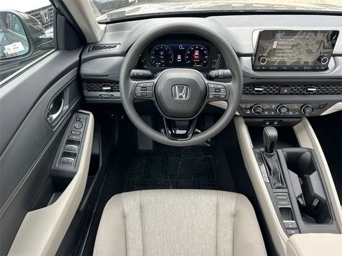 New 2025 Honda Accord SE image 17