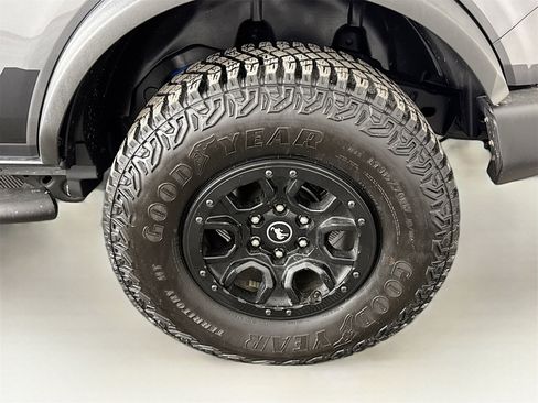 Used 2023 Ford Bronco Wildtrak image 18