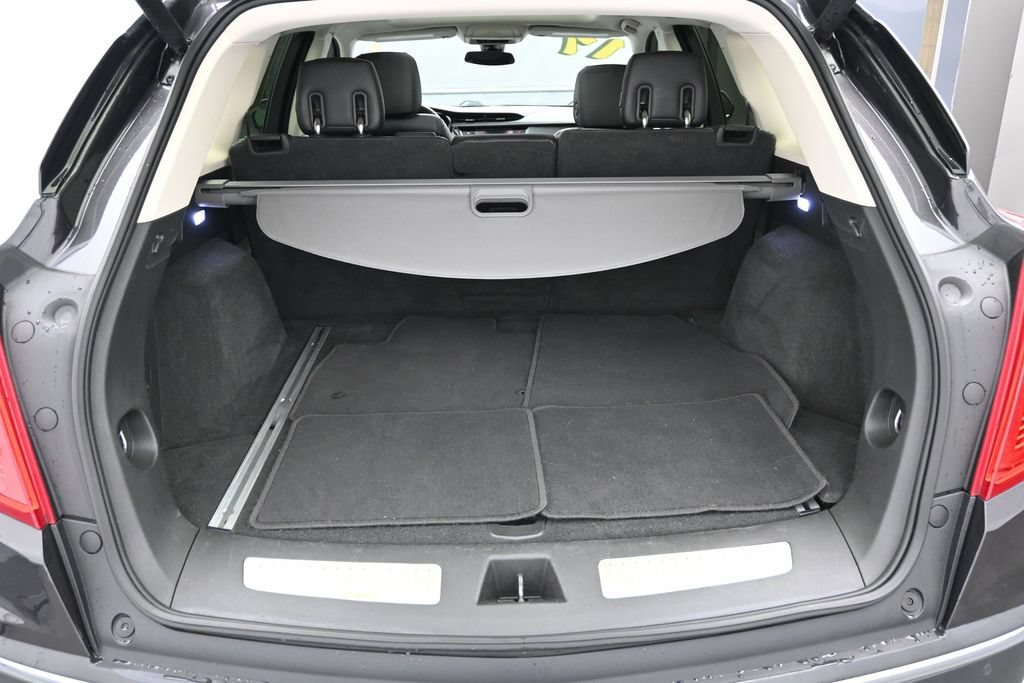 Used 2017 Cadillac XT5 Luxury w/ Driver Awareness Package FWD image 23