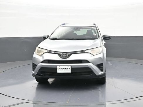 Used 2018 Toyota RAV4 LE FWD image 25