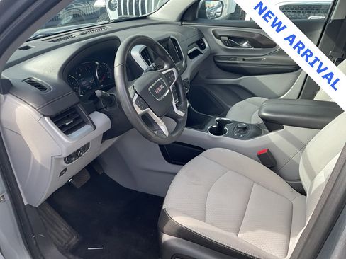 Used 2023 GMC Terrain SLE w/ Driver Convenience Package image 5