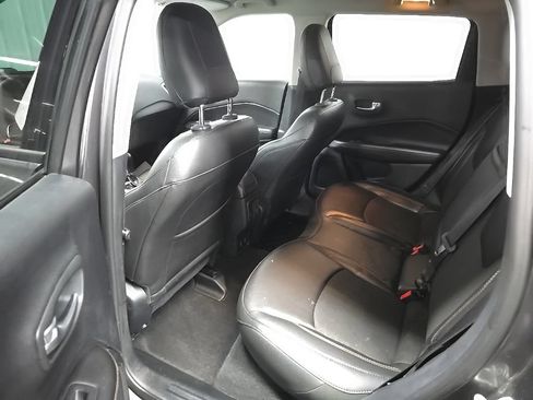 Used 2019 Jeep Compass Latitude AWD/4WD image 30