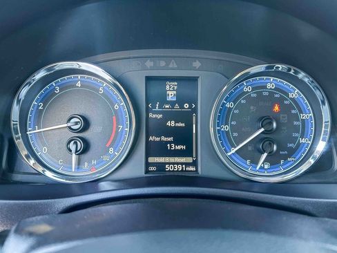 Used 2018 Toyota Corolla SE FWD image 28