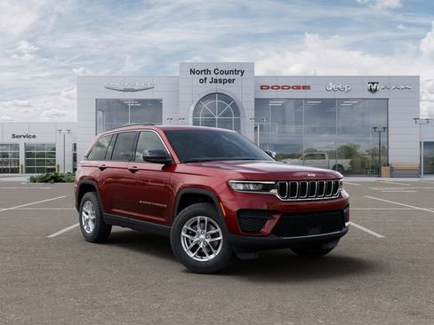Used 2025 Jeep Grand Cherokee 4WD image 5