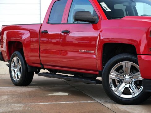 Used 2018 Chevrolet Silverado 1500 Custom w/ Custom Convenience Package RWD image 18