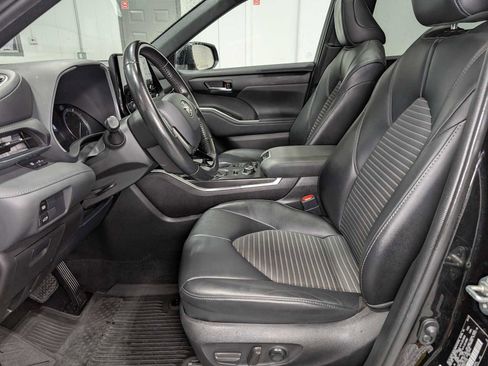 Used 2021 Toyota Highlander XSE image 4