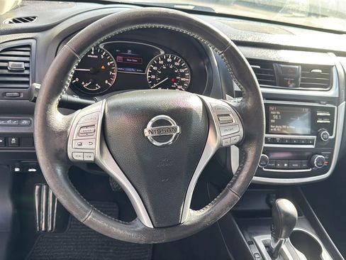 Used 2017 Nissan Altima 2.5 SV image 9
