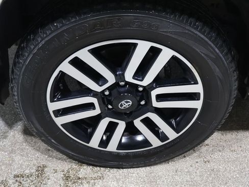 Used 2023 Toyota 4Runner Limited image 9