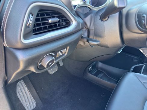 New 2026 Chrysler Pacifica Select FWD image 13