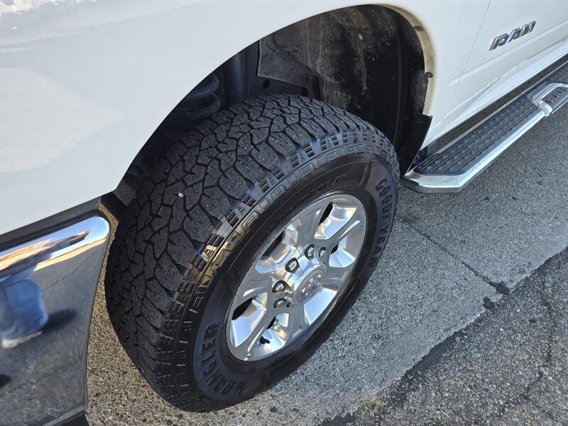 Used 2024 RAM 3500 Big Horn AWD/4WD image 27