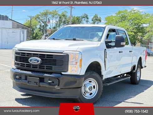 Used 2023 Ford F250 XL w/ FX4 Off-Road Package AWD/4WD image 1