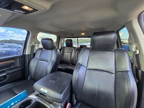 Used 2018 RAM 1500 Laramie RWD image 24