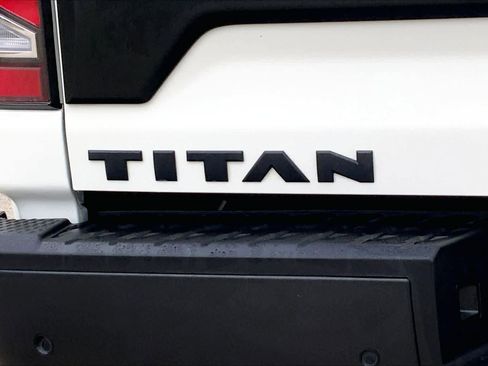 Used 2024 Nissan Titan PRO-4X w/ Pro-4x Convenience Package image 26