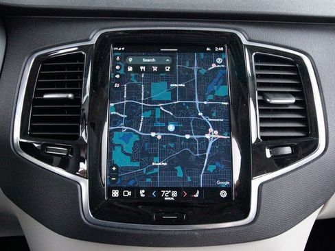 Used 2024 Volvo XC90 B6 Plus w/ Protection Package Premier image 15