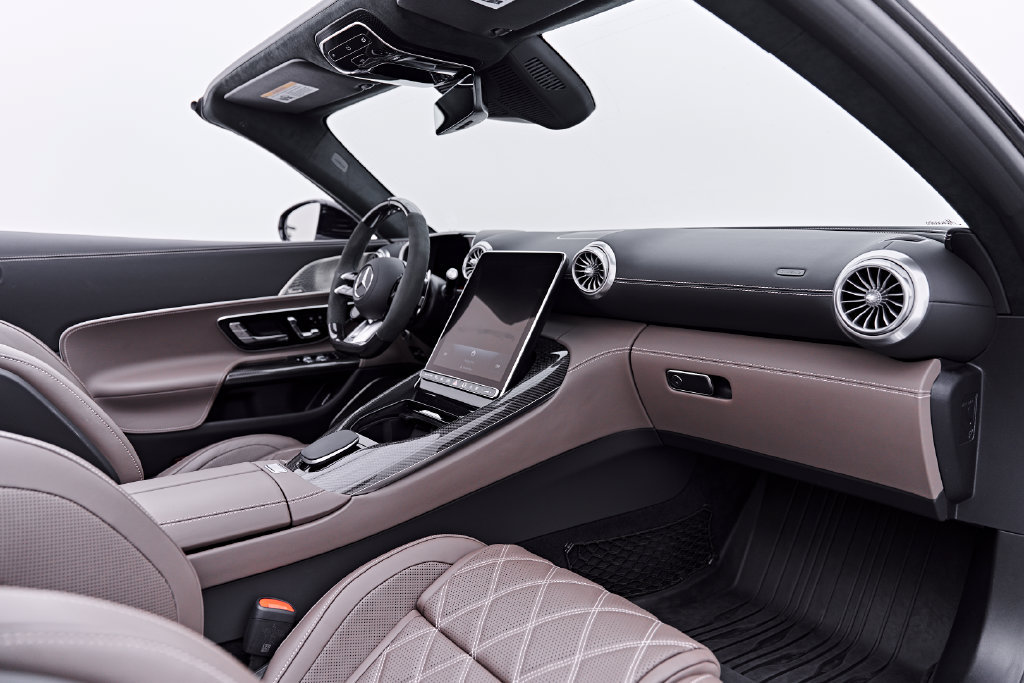 Used 2025 Mercedes-Benz SL 63 AMG 4MATIC image 45