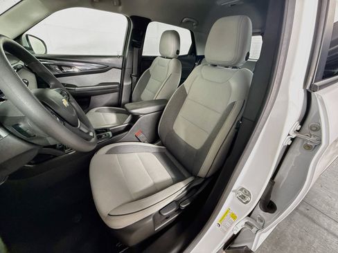 Used 2025 Chevrolet TrailBlazer LT FWD image 24