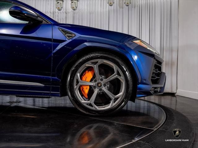Used 2020 Lamborghini Urus AWD/4WD image 17