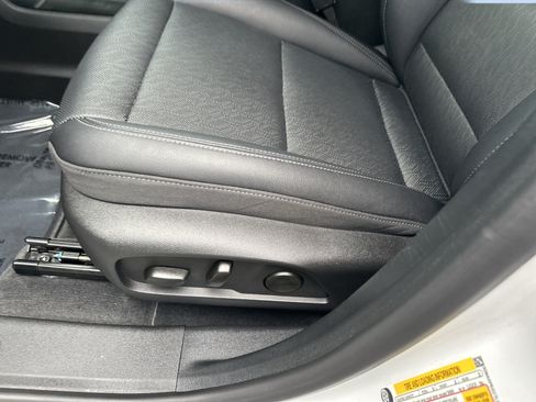 Certified 2026 Chevrolet Equinox LT w/ Convenience Package II AWD/4WD image 10