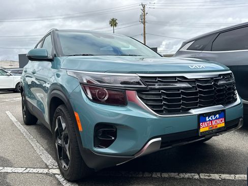 Certified 2024 Kia Seltos EX image 2