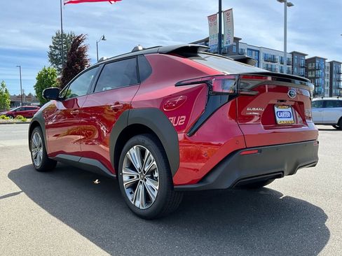 Used 2024 Subaru Solterra w/ Touring Package image 5