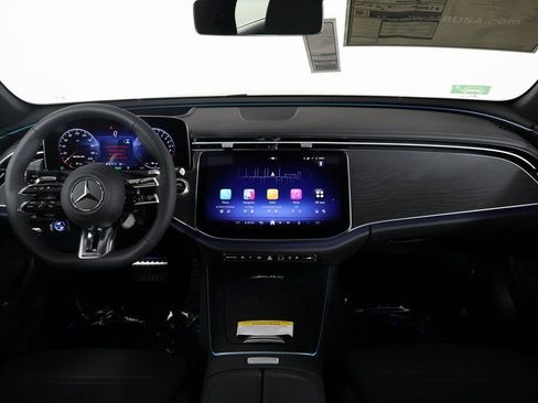 New 2026 Mercedes-Benz E 53 AMG e 4MATIC Sedan image 4