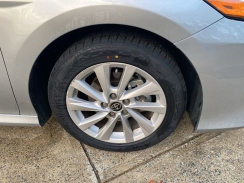 Used 2024 Toyota Camry LE w/ Convenience Package image 23