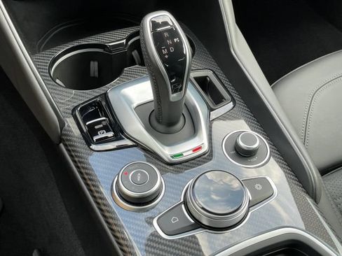 Used 2022 Alfa Romeo Giulia Quadrifoglio RWD image 6