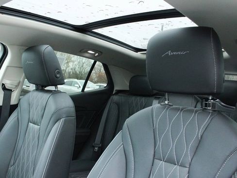 Used 2023 Buick Envision Avenir image 15