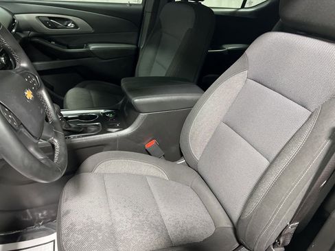 Used 2023 Chevrolet Traverse LT image 20