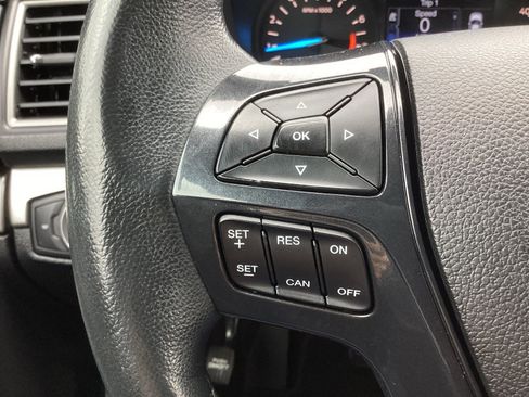 Used 2019 Ford Explorer XLT image 6