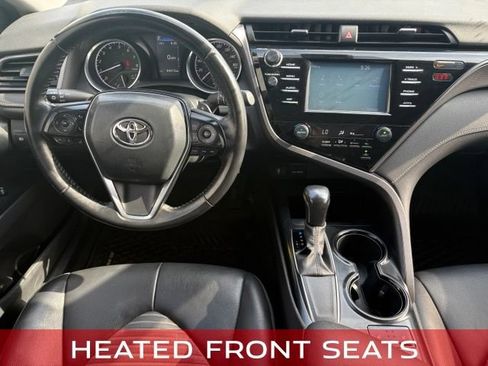 Used 2020 Toyota Camry SE FWD image 3