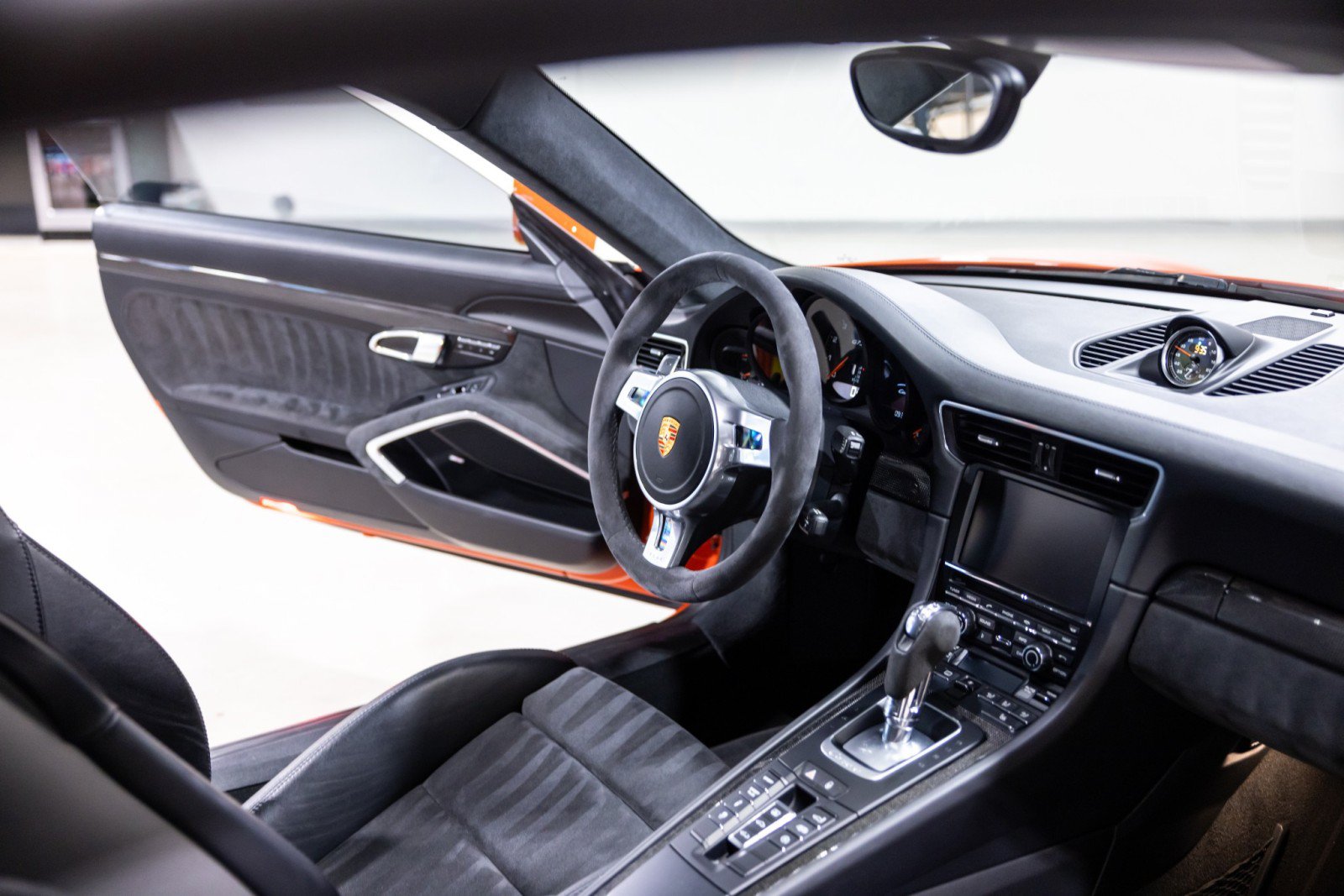 Used 2016 Porsche 911 GT3 RS image 32