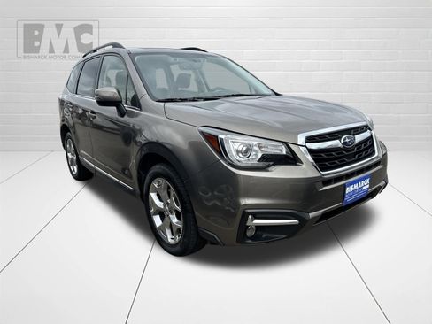 Used 2017 Subaru Forester 2.5i Touring AWD/4WD image 2