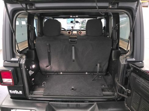 Used 2019 Jeep Wrangler Sport AWD/4WD image 31