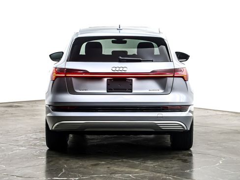 Used 2022 Audi e-tron Premium Plus w/ Premium Plus Package image 5