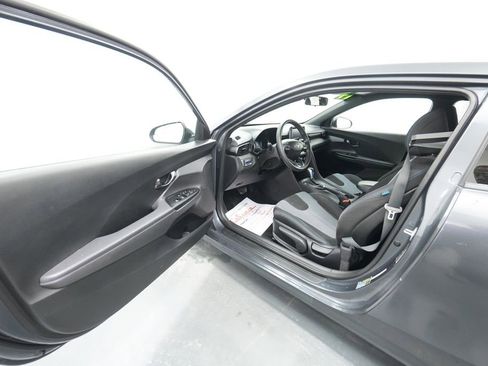 Used 2019 Hyundai Veloster 2.0 FWD image 16
