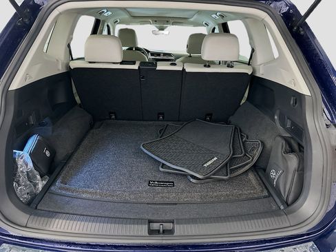 Used 2023 Volkswagen Tiguan SE image 30